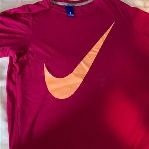 Nike T Shirt
